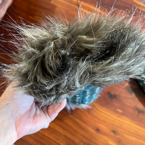 Girls’ Bespoke Hat and Hand Warmer, real fur - Picture 8 of 8